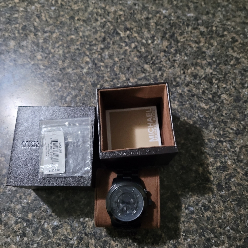 MK WATCH - Picture 8 of 10